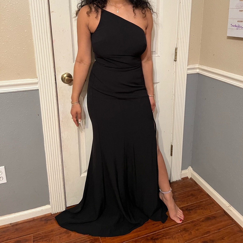 Black one sleeve gown